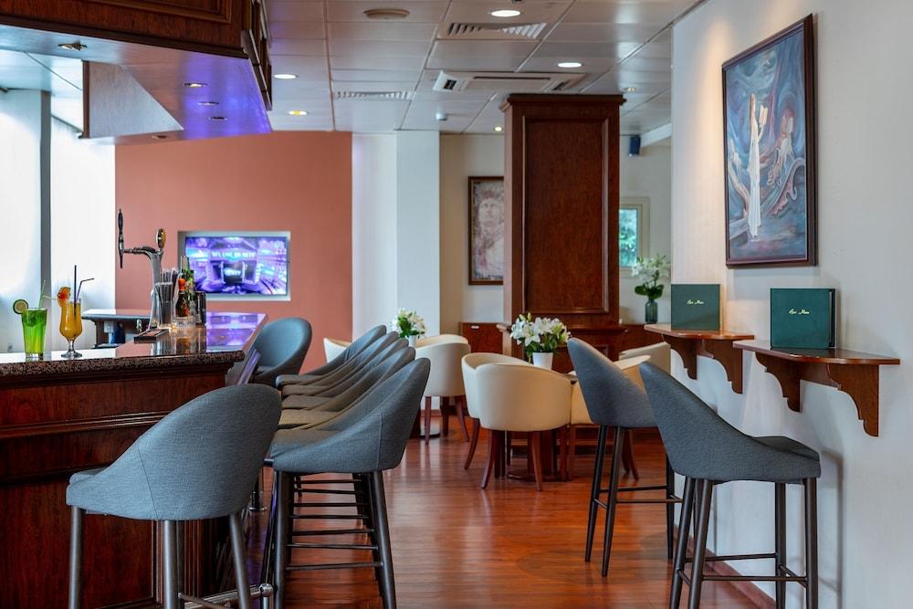 restaurant-cafeteria