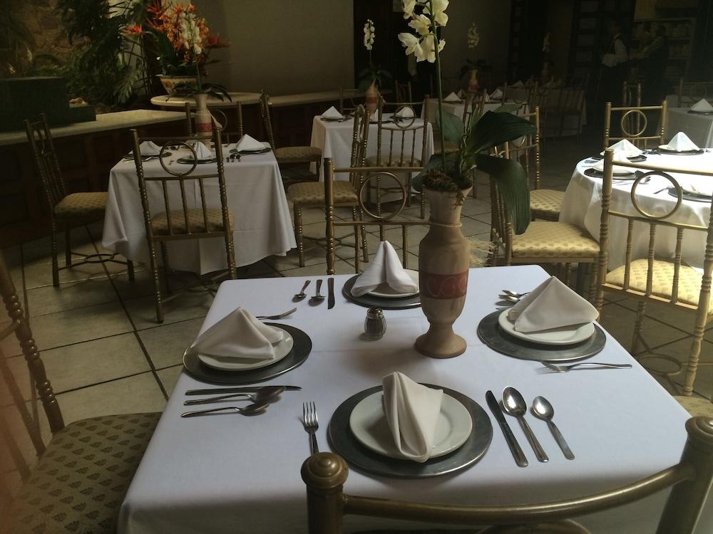restaurant-cafeteria