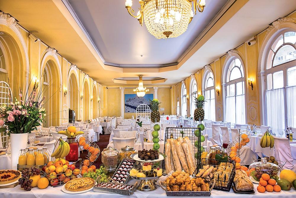 restaurant-cafeteria