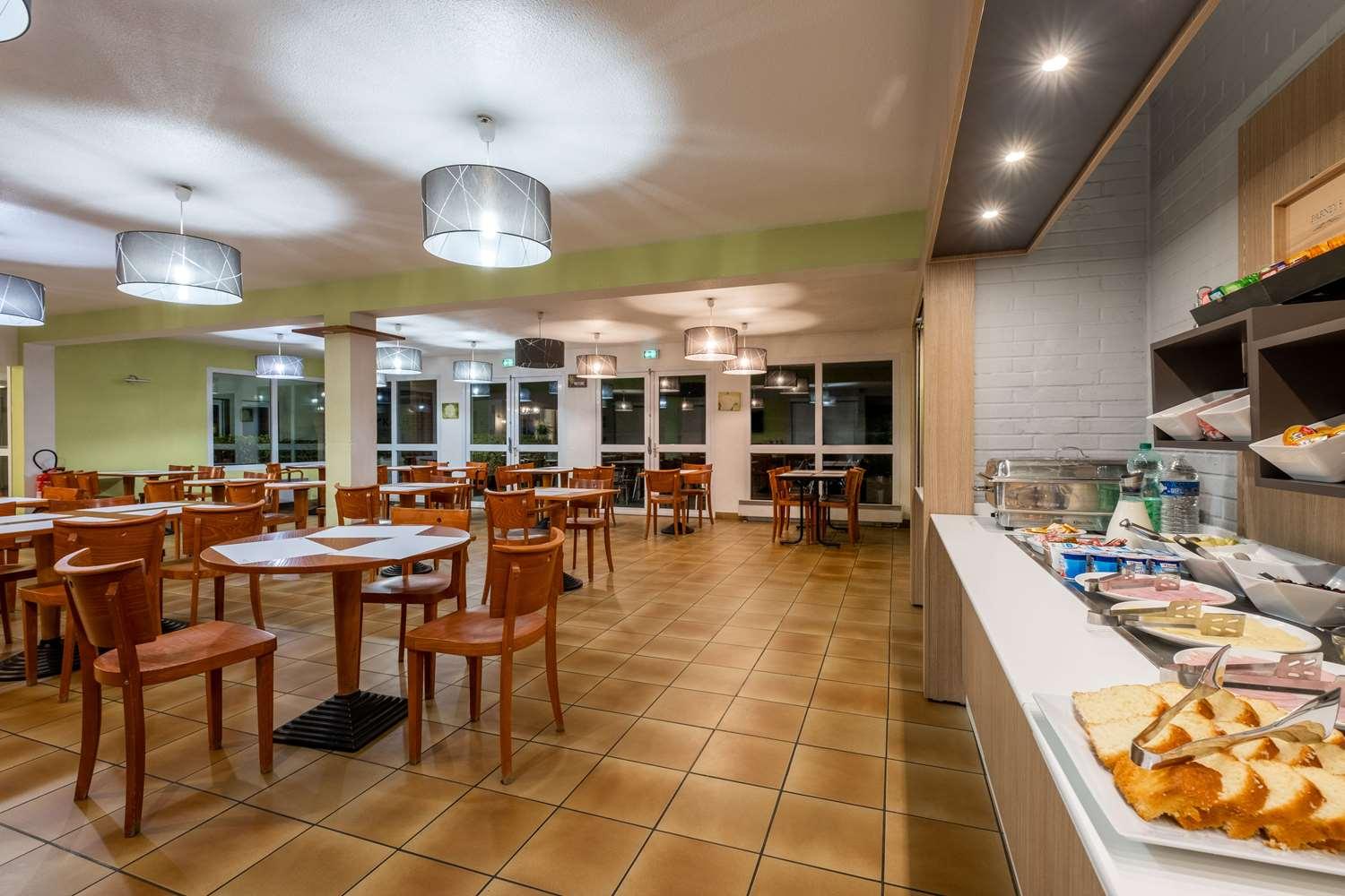restaurant cafeteria