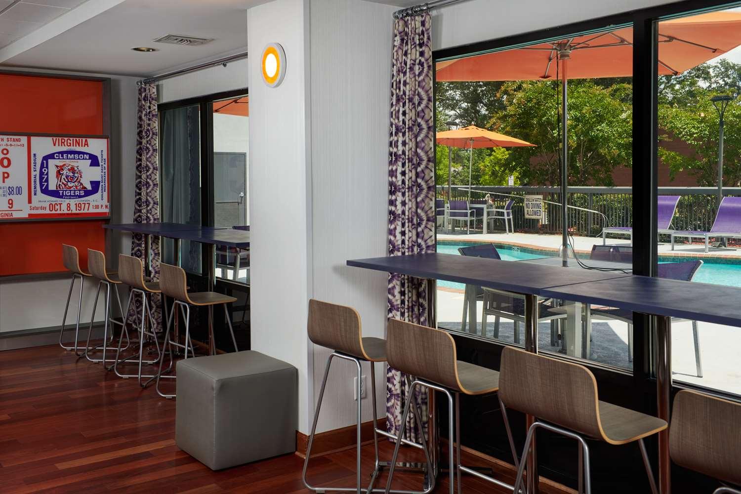 restaurant cafeteria