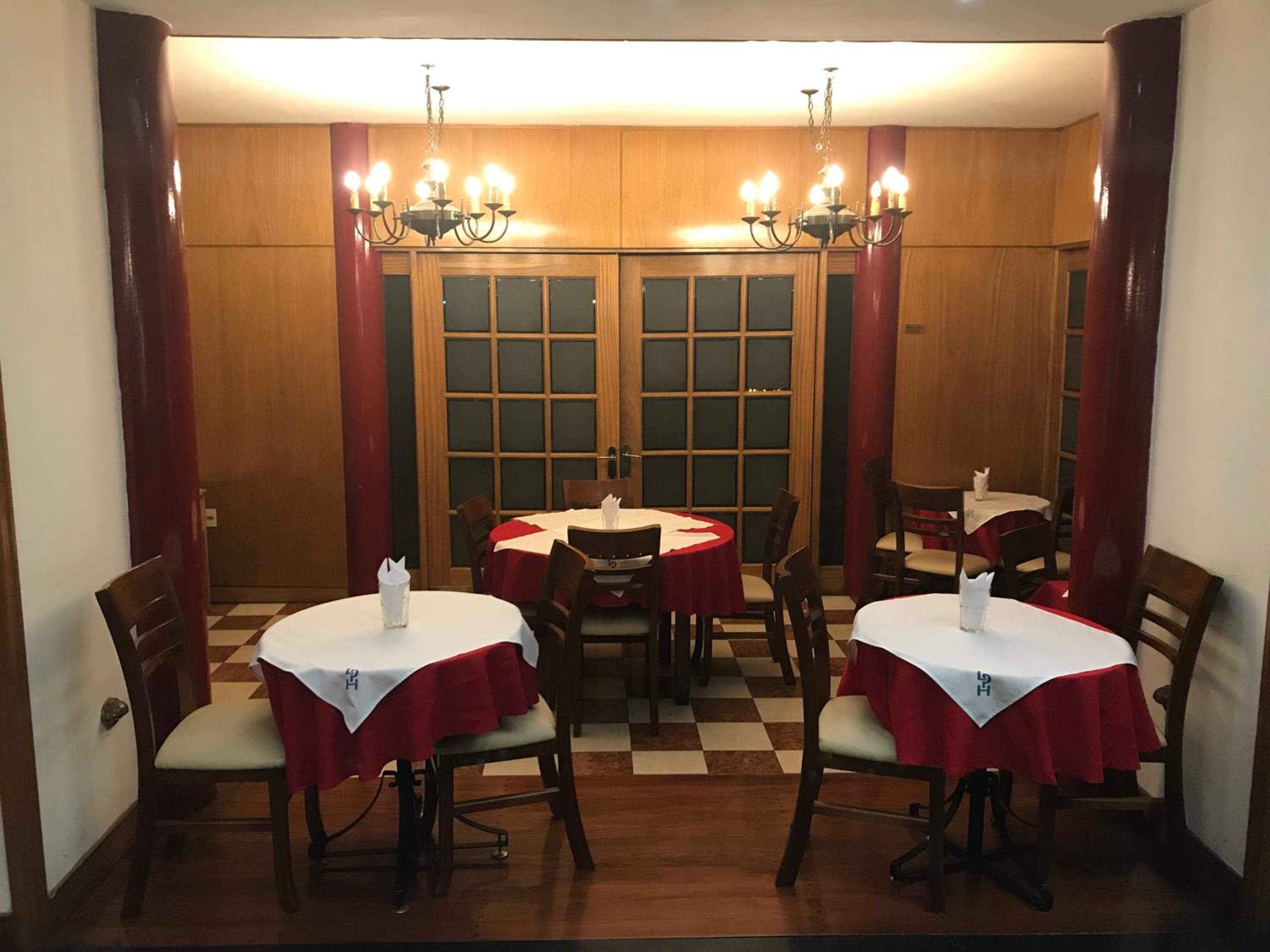 restaurant cafeteria