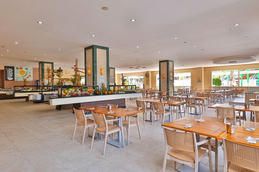 restaurant cafeteria
