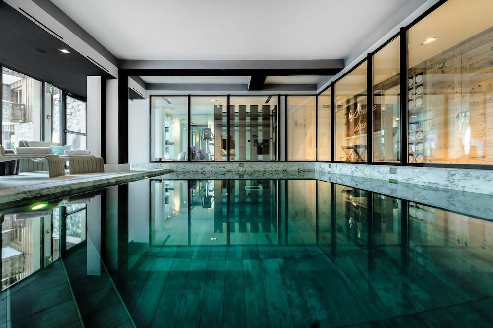 swimming pool spa