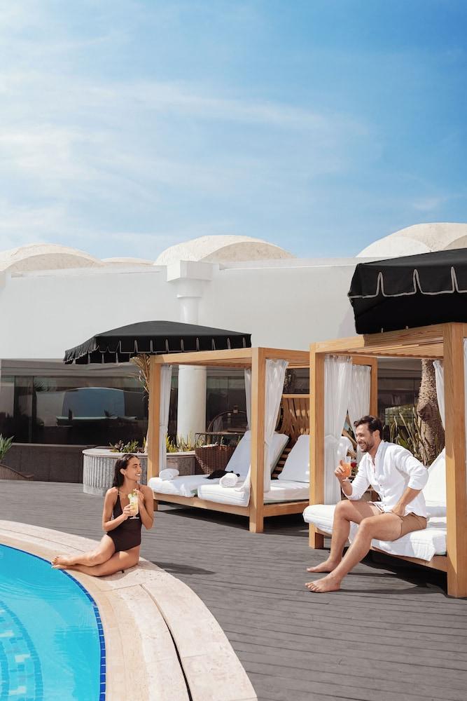 swimming pool spa
