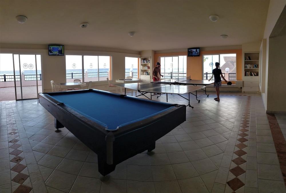 swimming pool spa