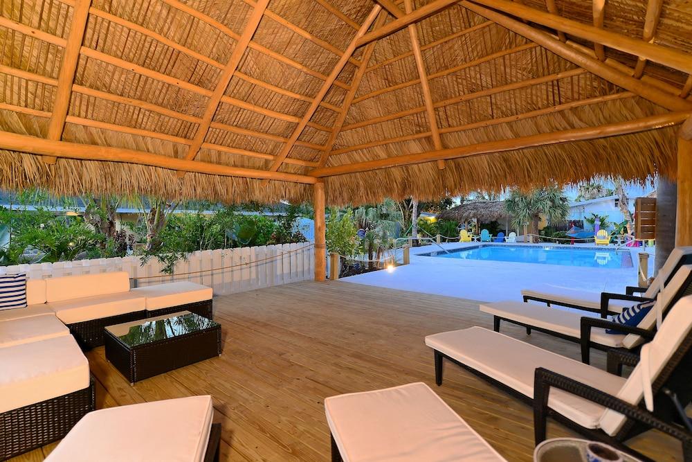 swimming pool spa