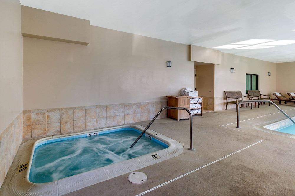 swimming pool spa