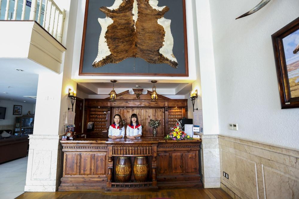 lobby