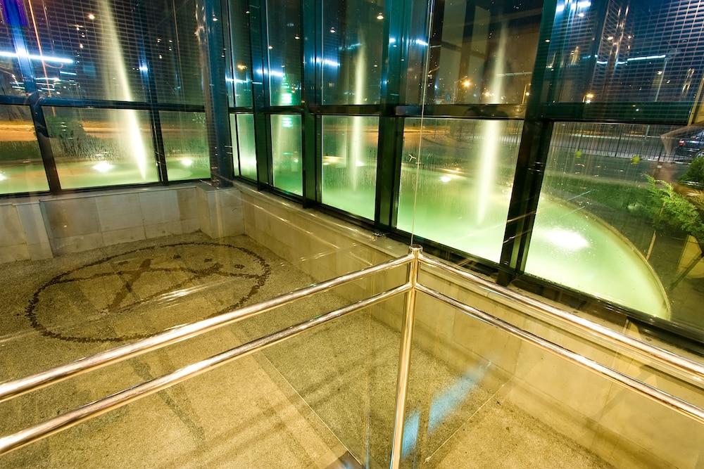 swimming pool spa