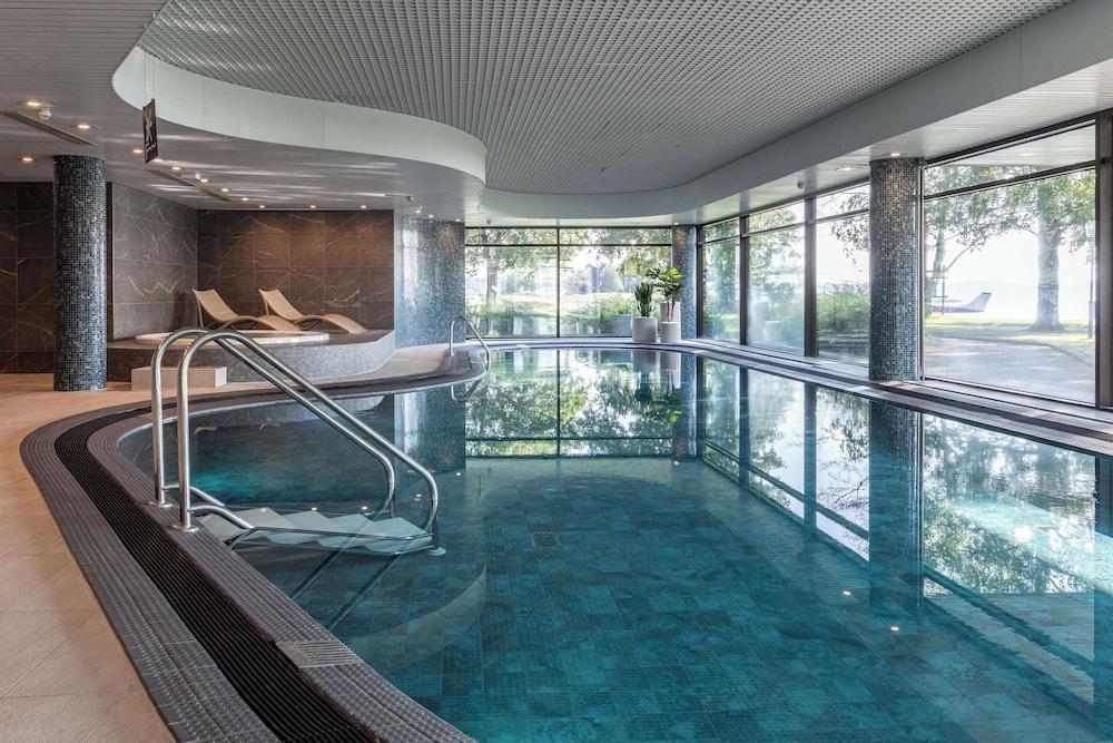 swimming pool spa