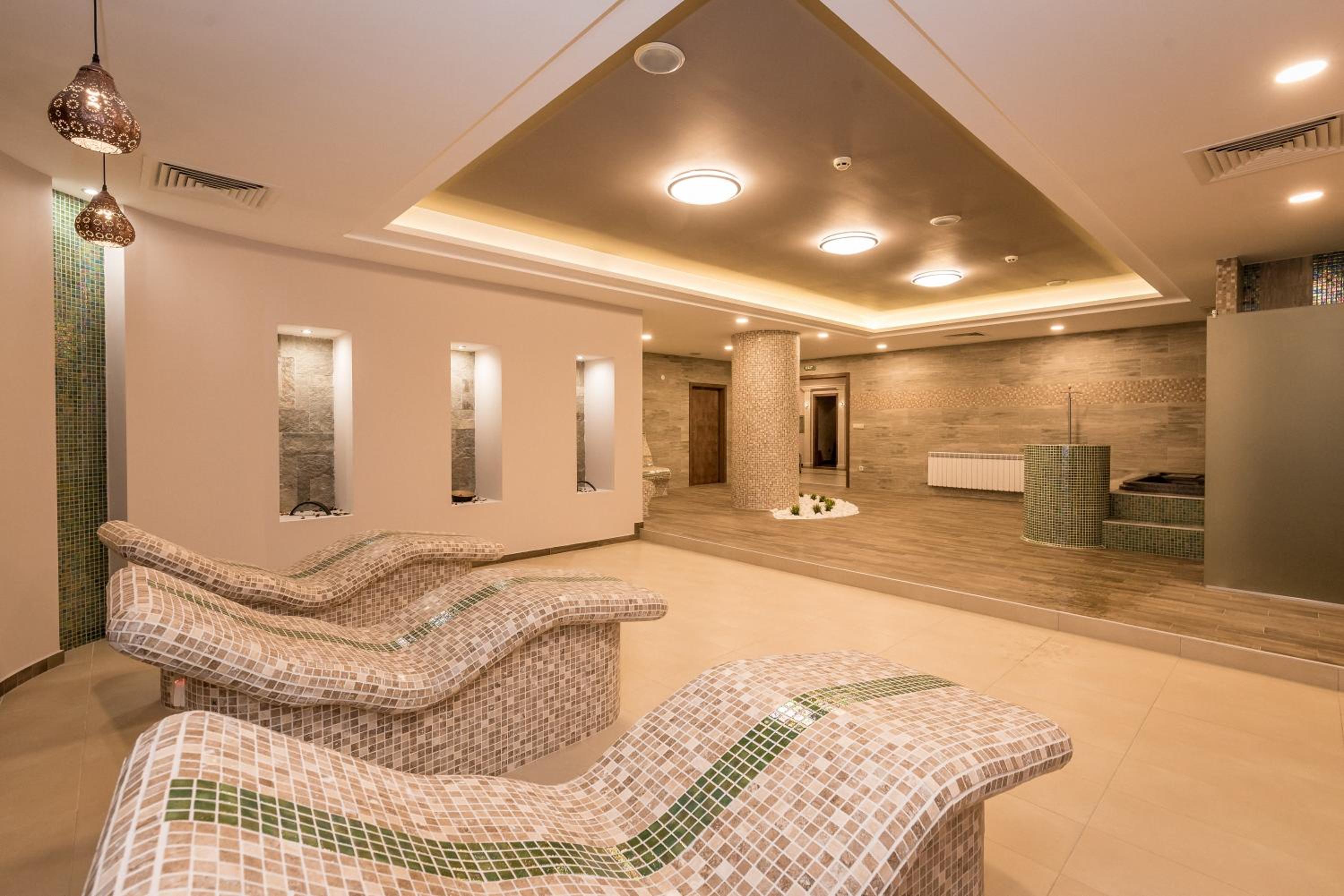swimming pool spa