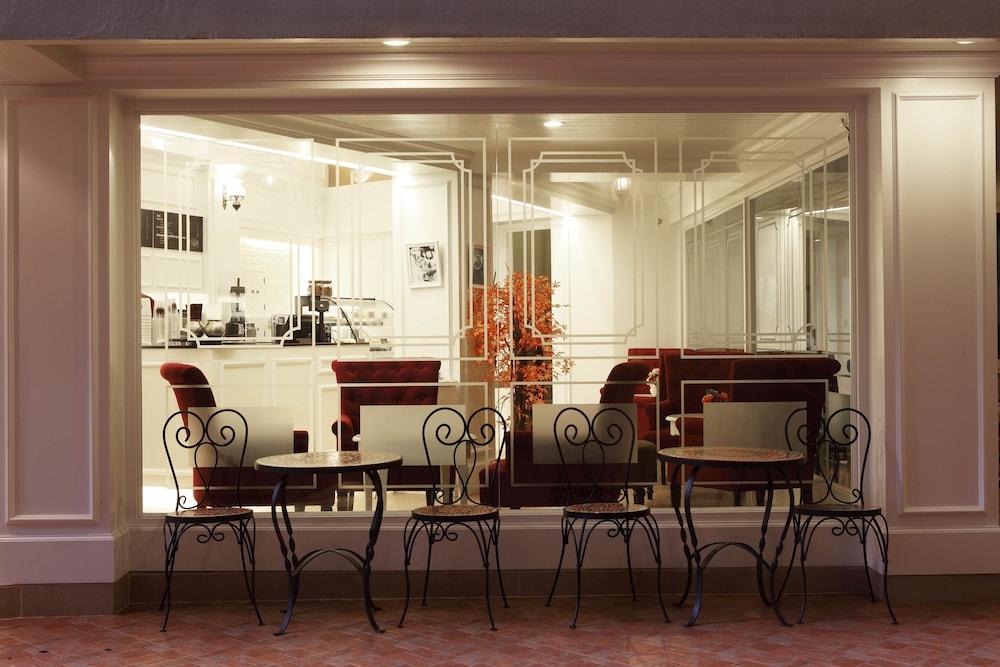 restaurant-cafeteria