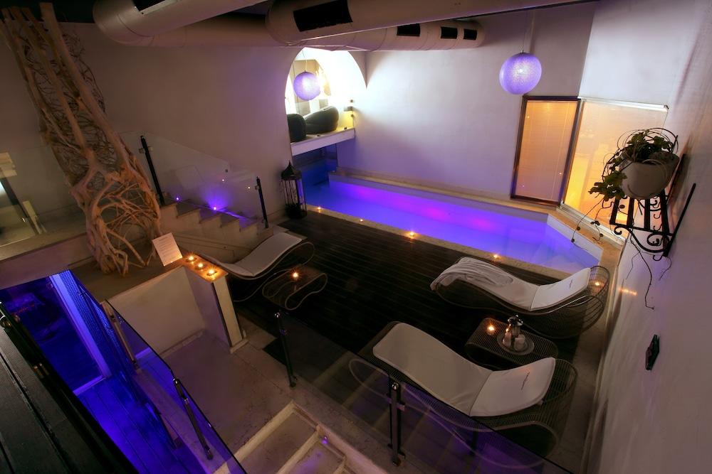 swimming pool spa