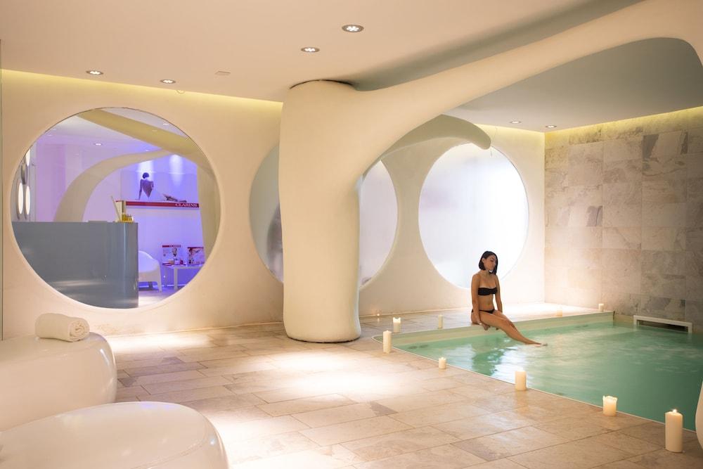 swimming pool spa