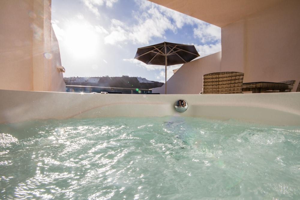 swimming pool spa