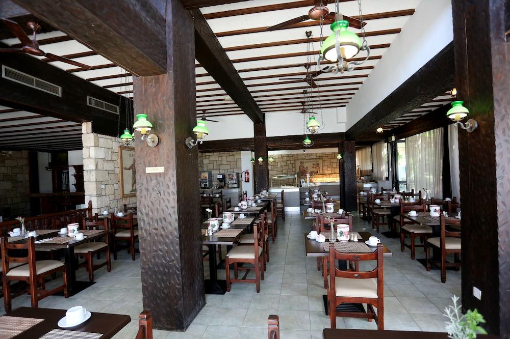 restaurant-cafeteria