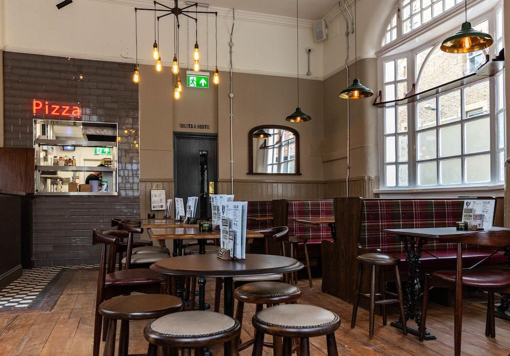 restaurant cafeteria