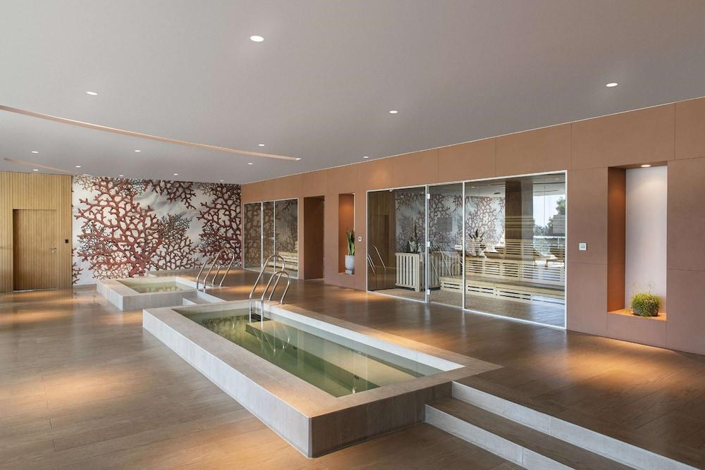swimming pool spa