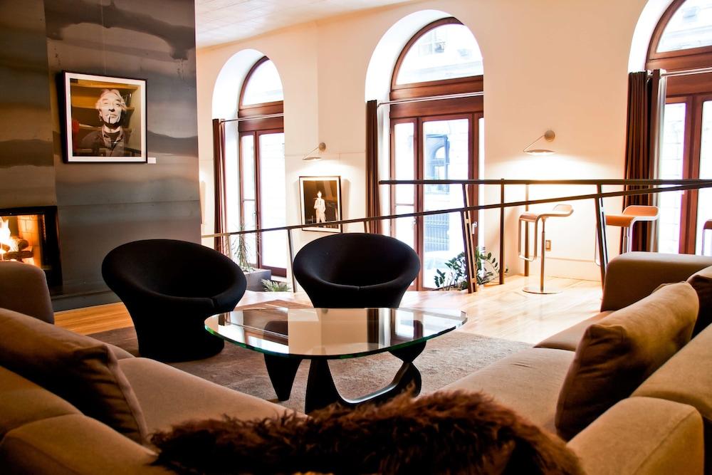 lounge