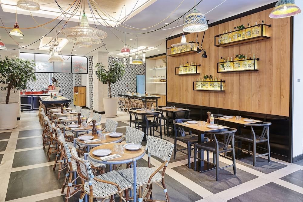 restaurant cafeteria
