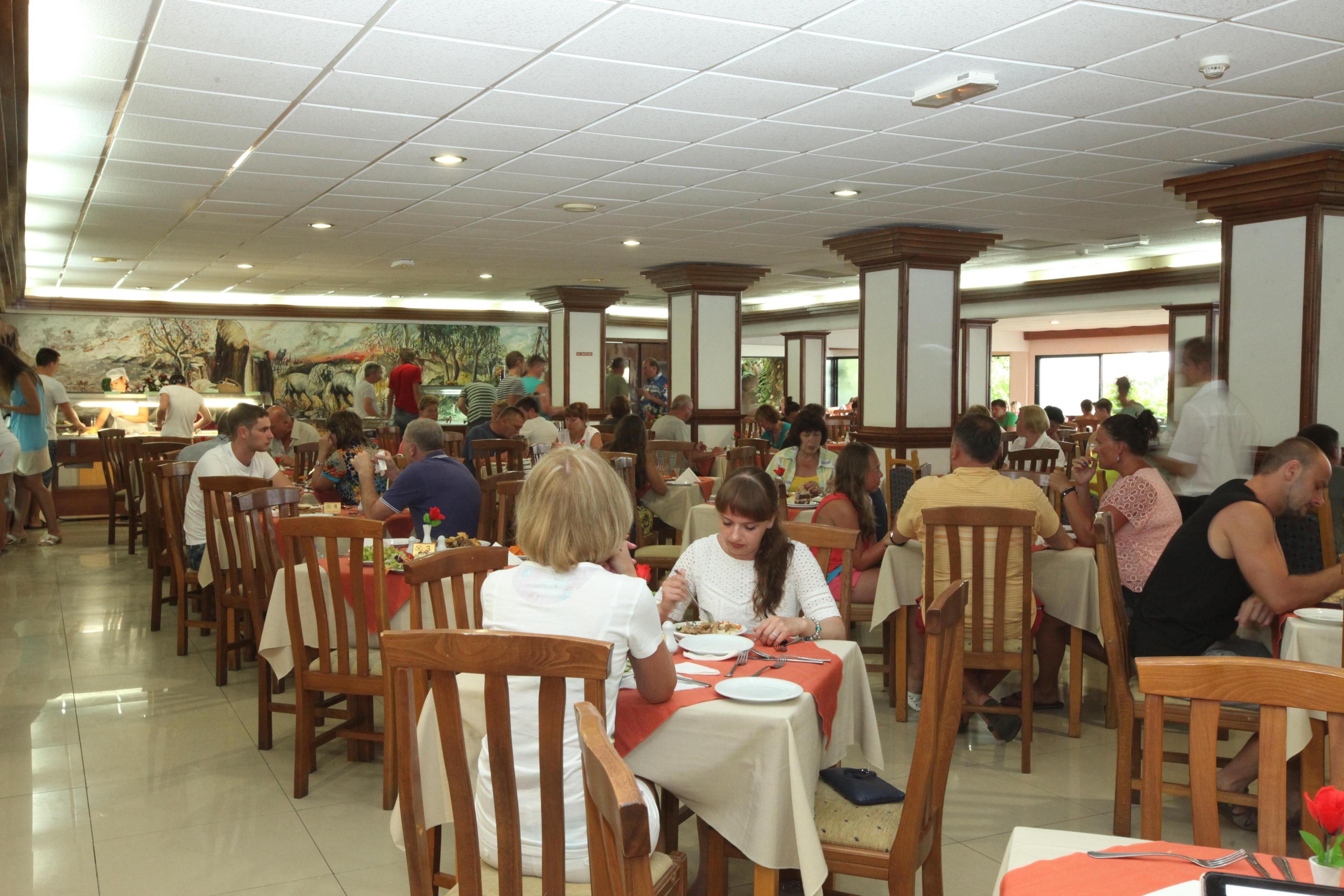 restaurant cafeteria