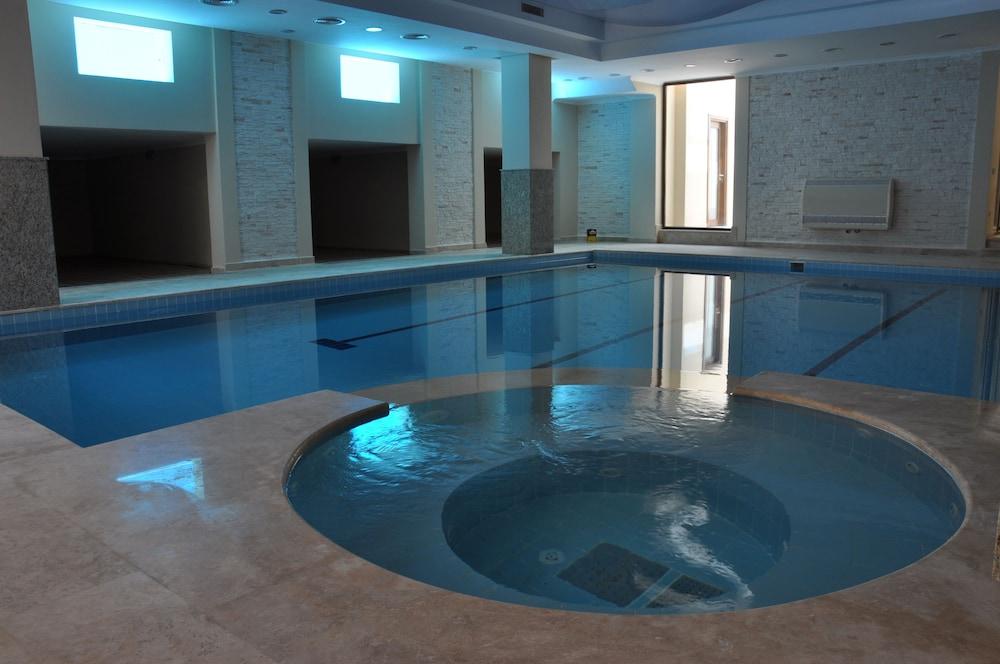 swimming pool spa