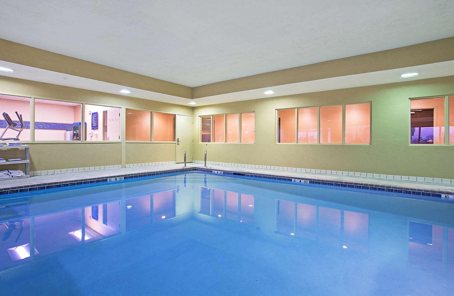 swimming pool spa