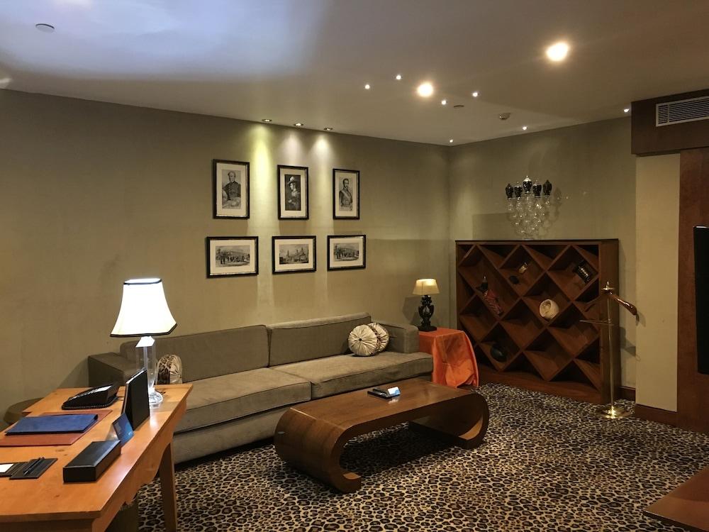 lounge