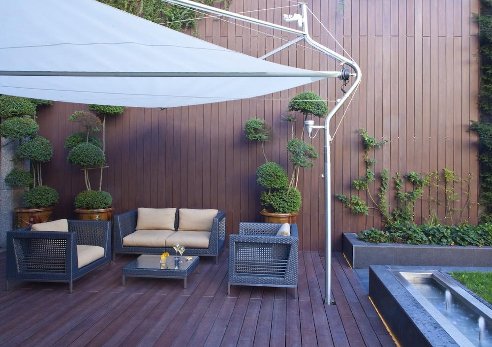 swimming pool spa