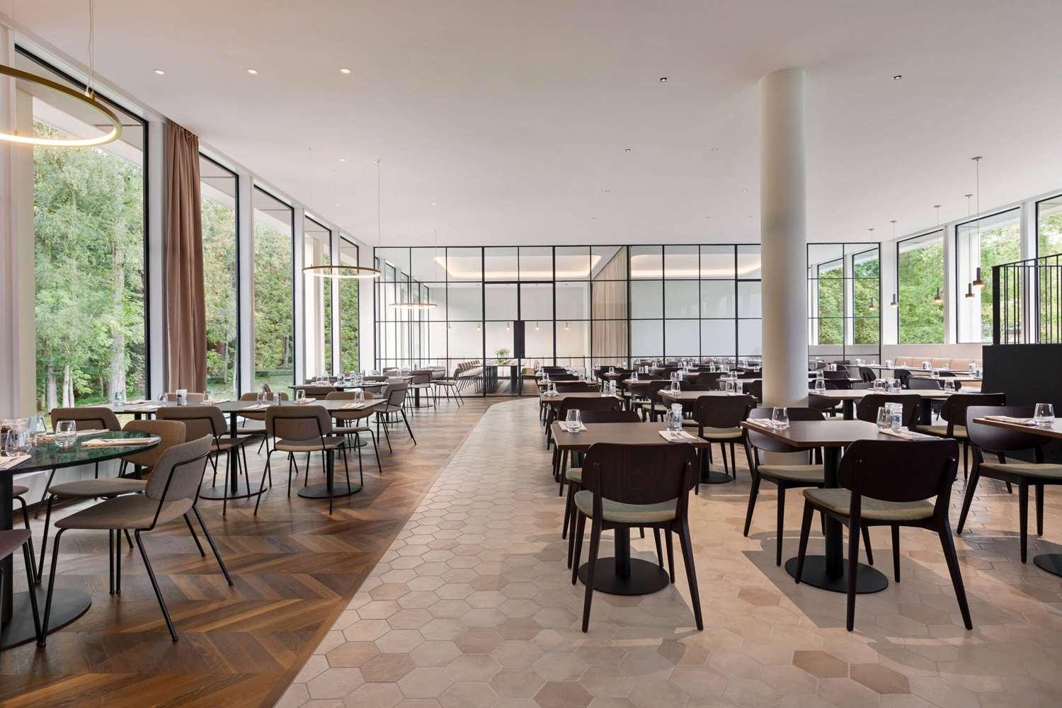 restaurant cafeteria