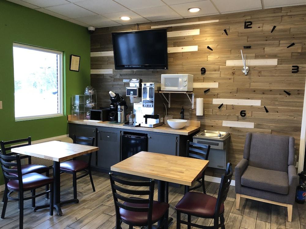restaurant cafeteria