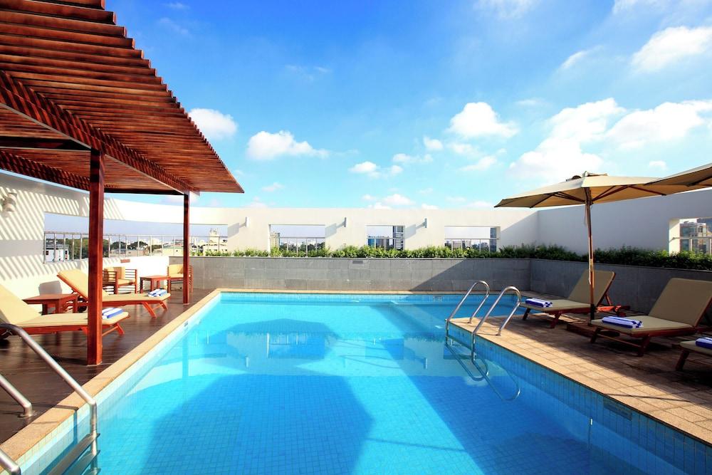 swimming pool spa