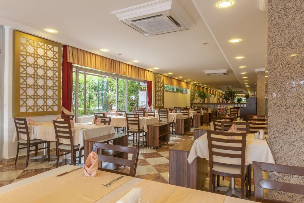 restaurant cafeteria