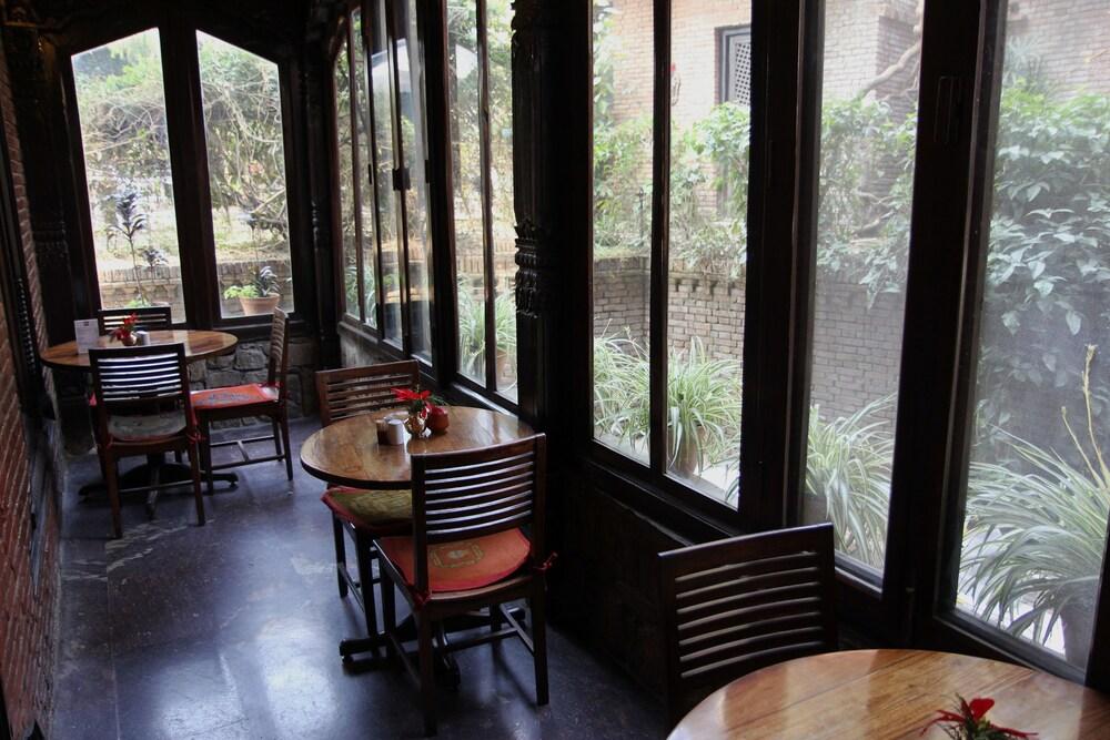 restaurant-cafeteria