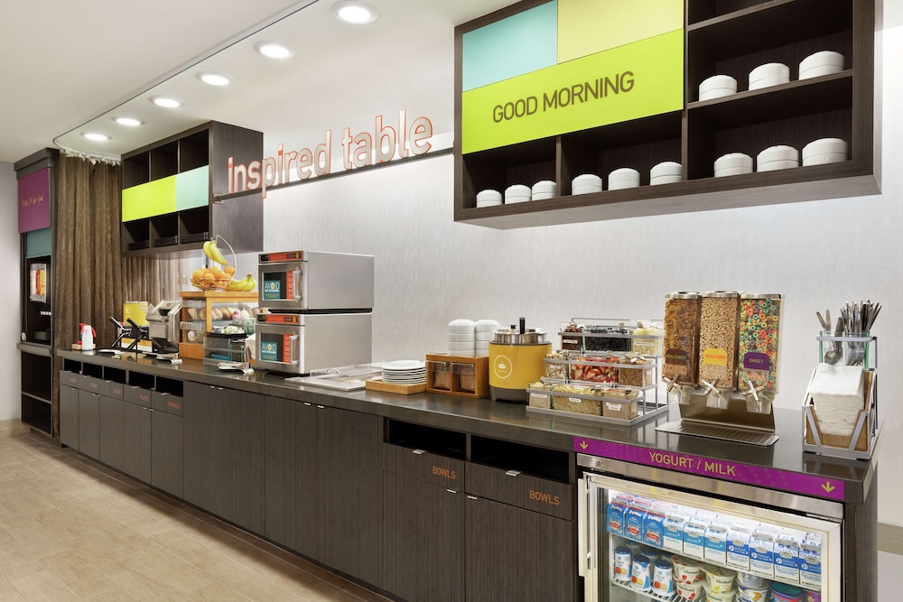 restaurant cafeteria