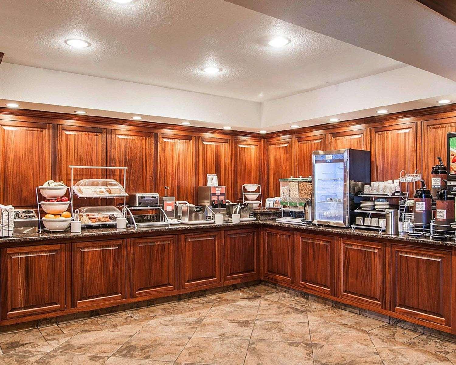 restaurant cafeteria