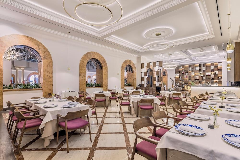 restaurant cafeteria