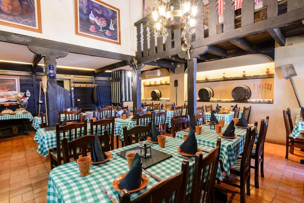 restaurant-cafeteria
