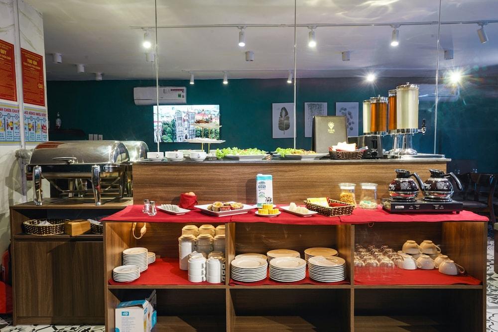 restaurant cafeteria