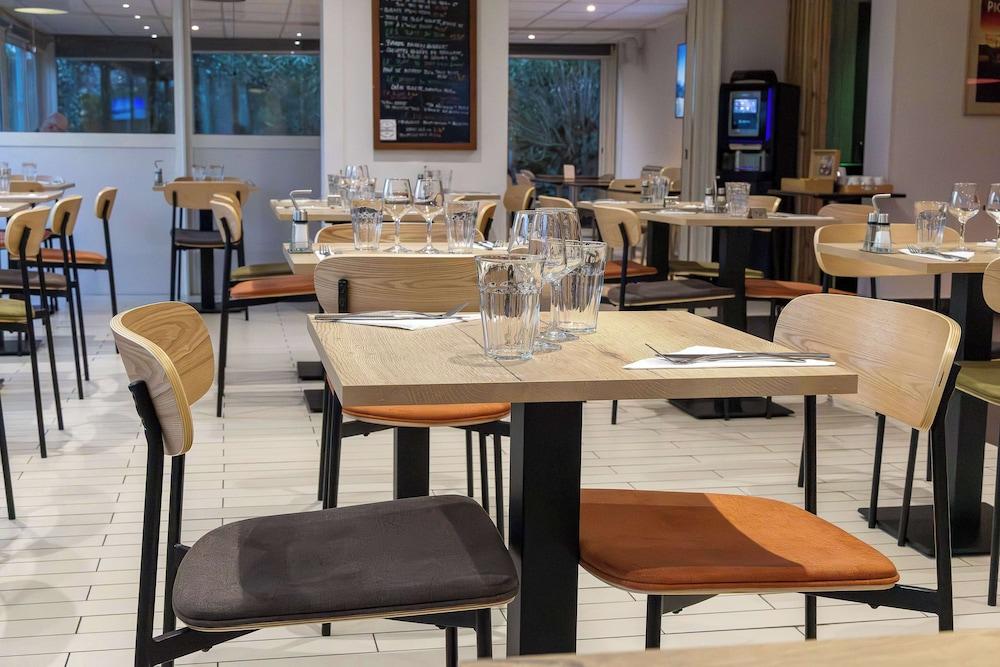 restaurant cafeteria