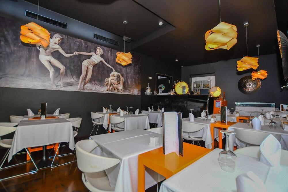 restaurant cafeteria