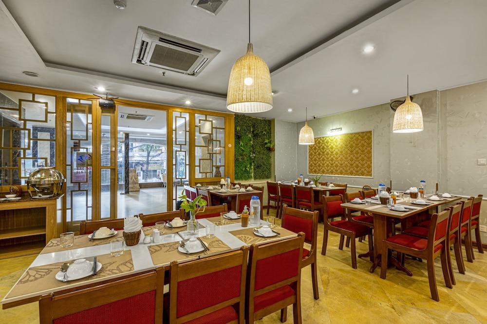 restaurant cafeteria
