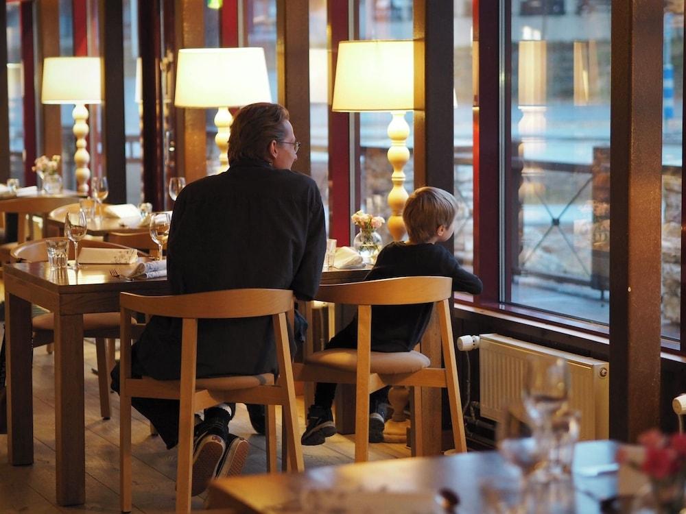 restaurant cafeteria
