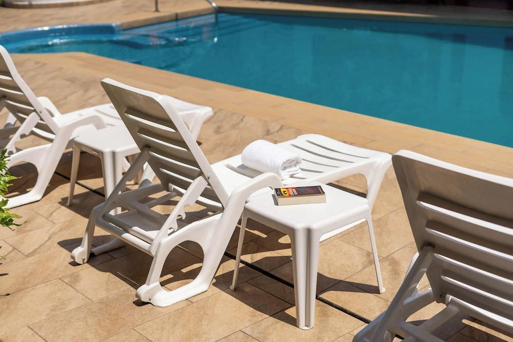 swimming pool spa