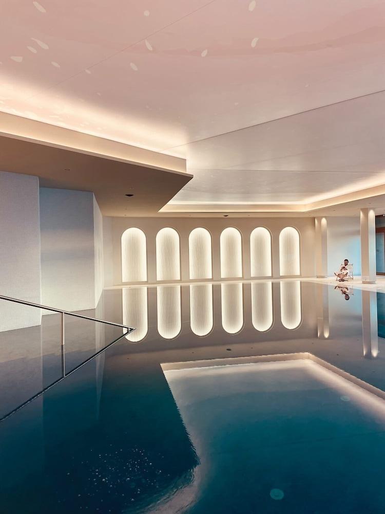 swimming pool spa