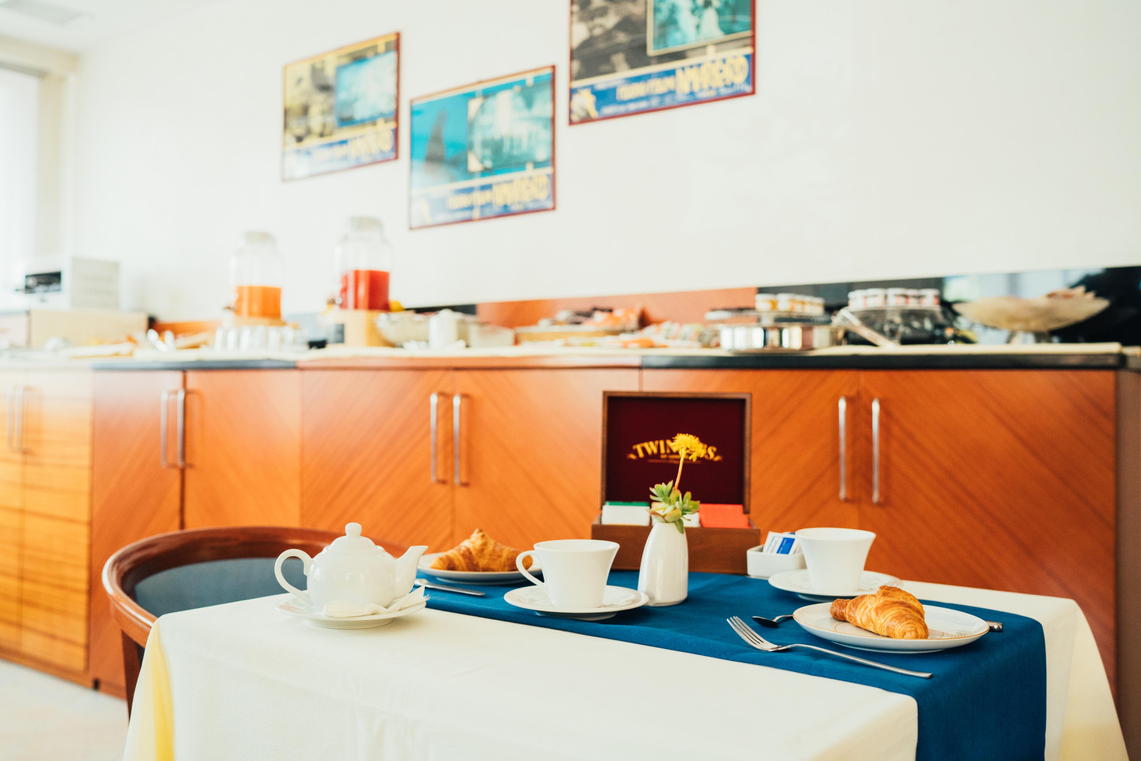 restaurant cafeteria