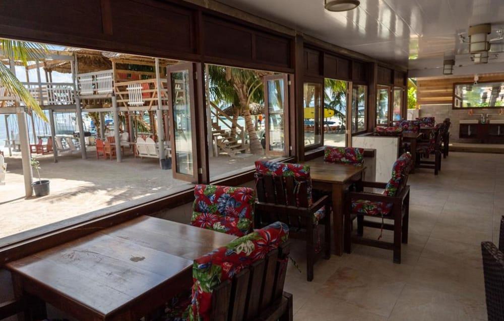 restaurant-cafeteria
