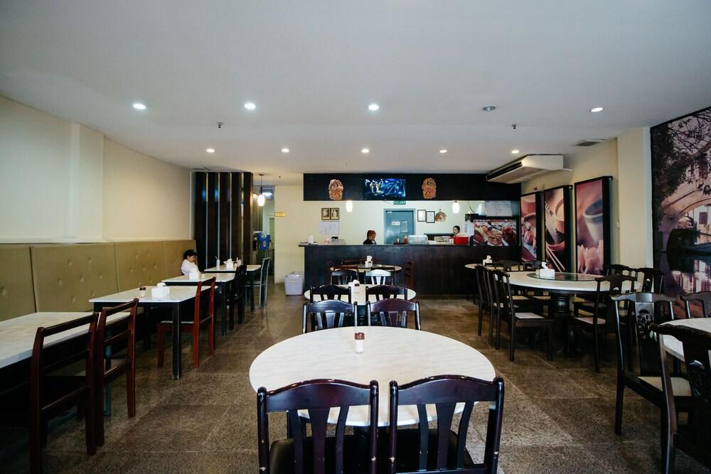 restaurant cafeteria