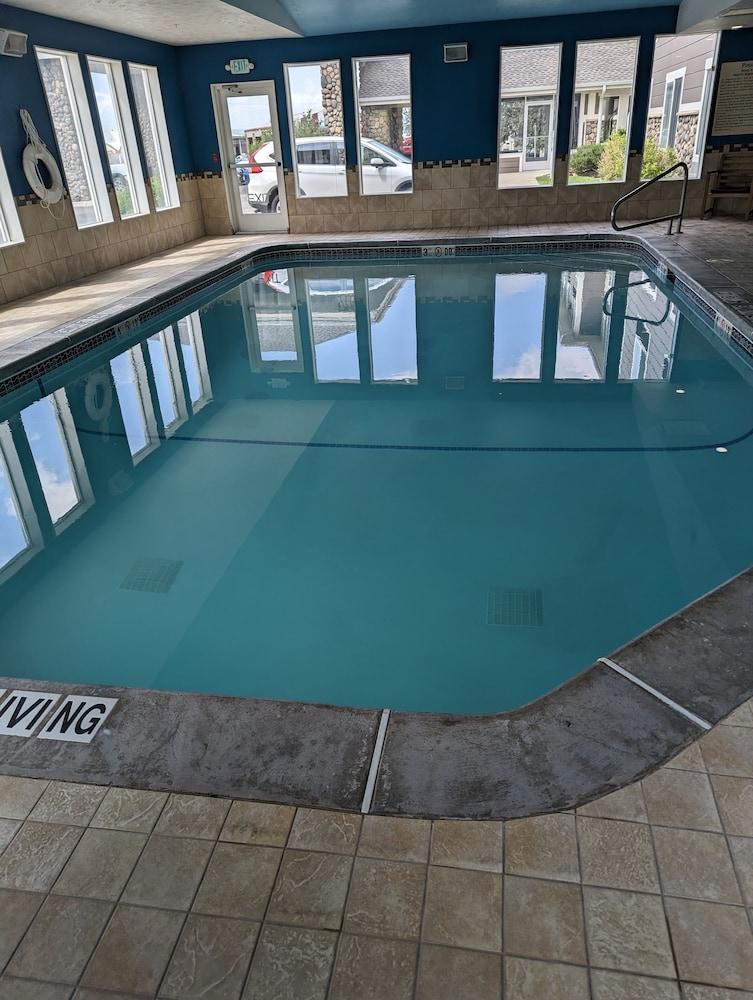 swimming pool spa